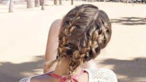 Les Coiffures Estivales pour Rester Fraiche et Stylee Tresses Chignons et Coiffures de Plage